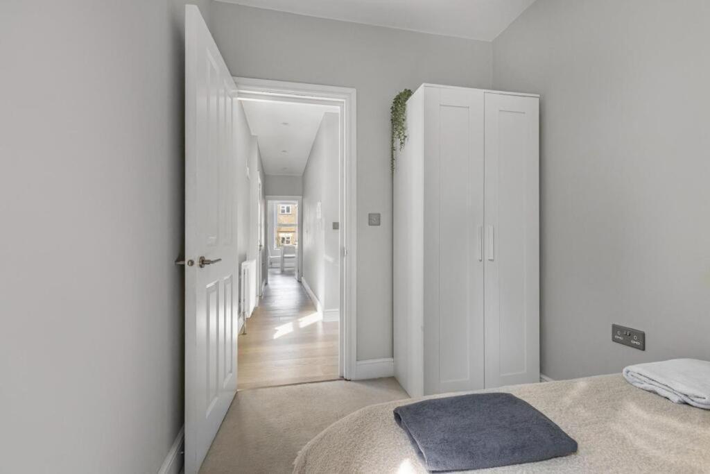 Brilliant 2 Bed Apartment - Spacious, Central & Well-Connected London Kültér fotó